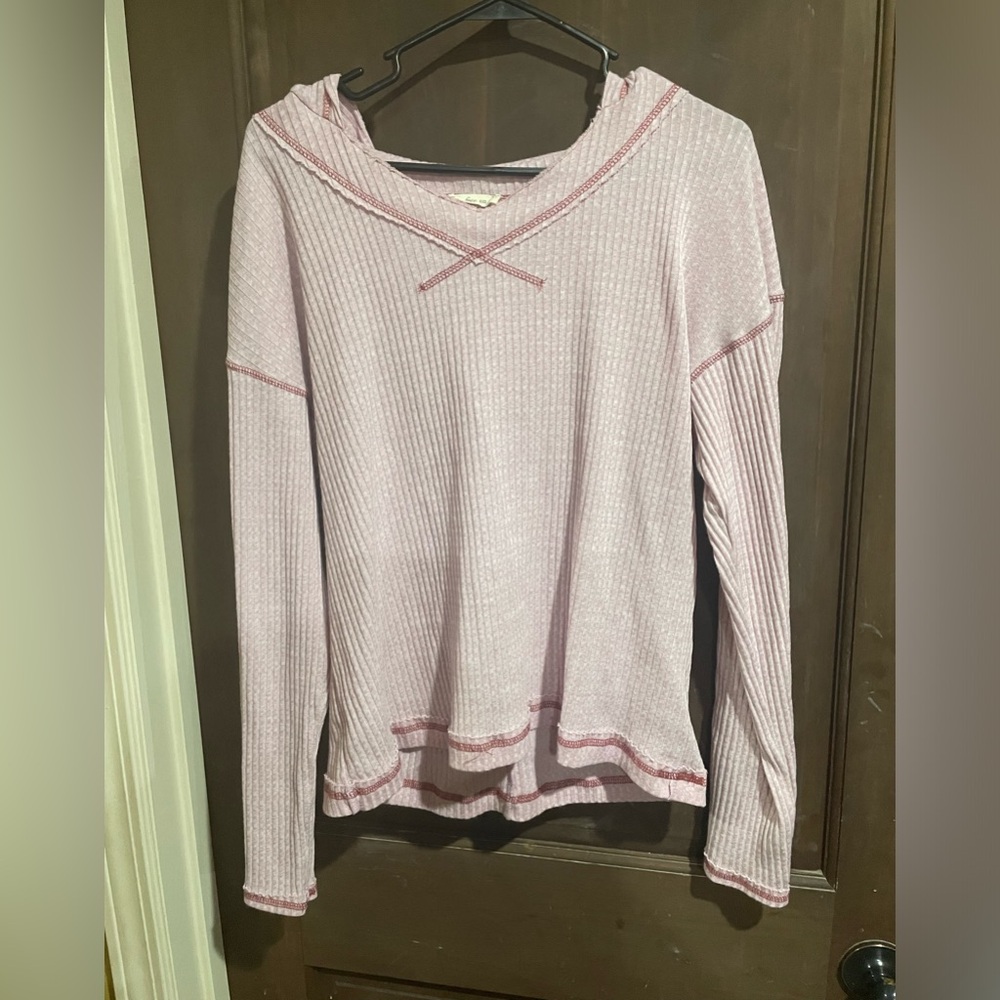 WOMENS PULLOVER CASUAL.  FREE BRAND 832. SIZE MEDIUM. LAVENDER IN COLOR